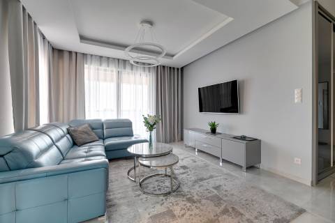Blue Mandarin Riverside