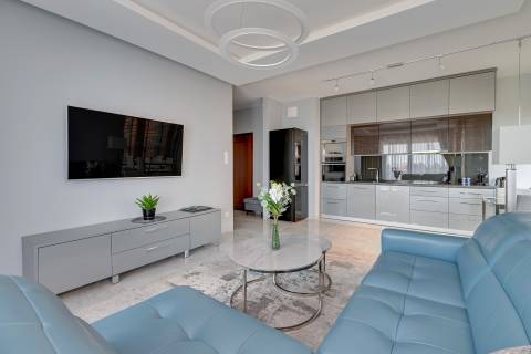 Blue Mandarin Riverside