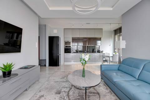 Blue Mandarin Riverside
