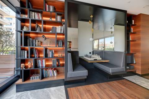 Blue Mandarin Riverside