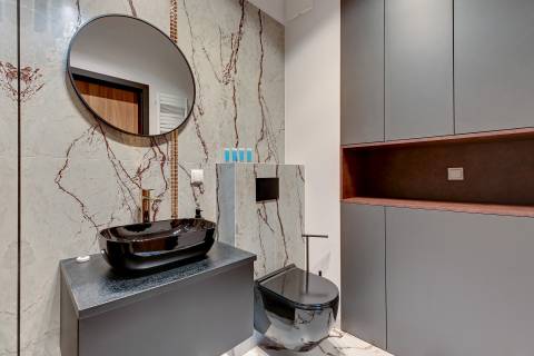 Blue Mandarin Riverside