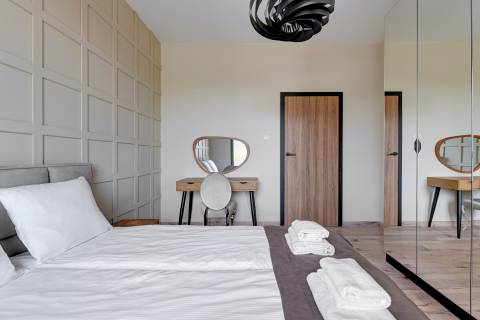 Blue Mandarin Riverside