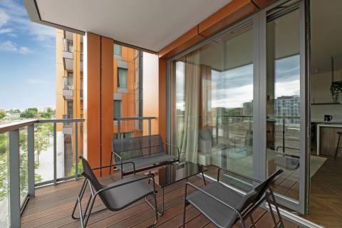 Blue Mandarin Riverside