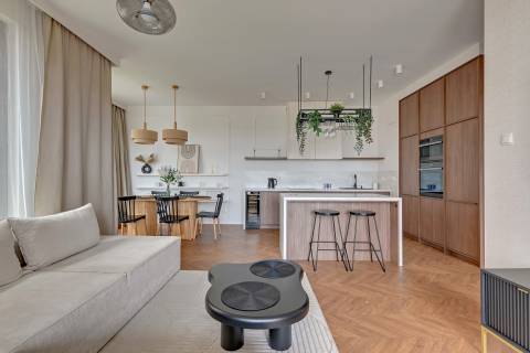 Blue Mandarin Riverside