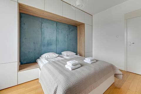 Blue Mandarin Riverside