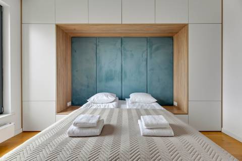 Blue Mandarin Riverside