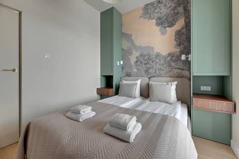 Blue Mandarin Riverside