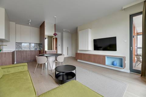 Blue Mandarin Riverside