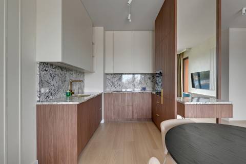 Blue Mandarin Riverside