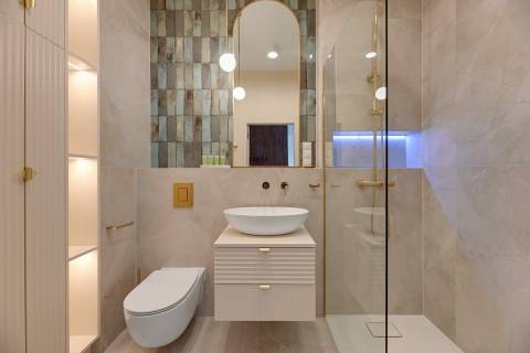 Blue Mandarin Riverside