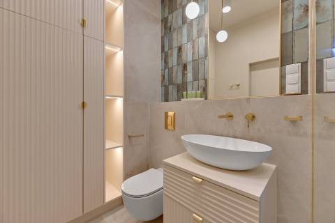 Blue Mandarin Riverside