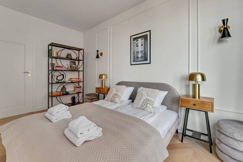 Blue Mandarin Riverside