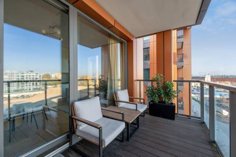 Blue Mandarin Riverside