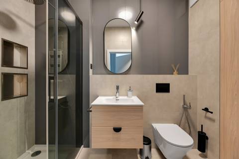 Blue Mandarin Riverside