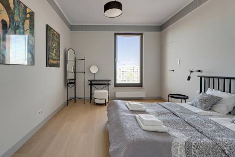 Blue Mandarin Riverside