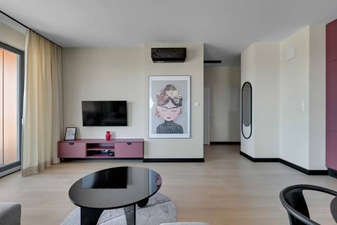 Blue Mandarin Riverside