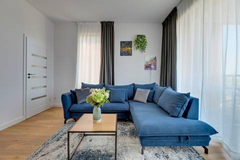 Blue Mandarin Riverside