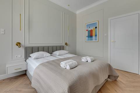 Blue Mandarin Riverside