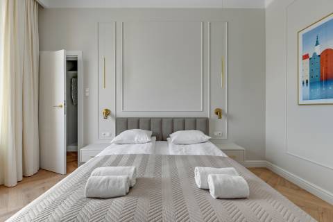 Blue Mandarin Riverside