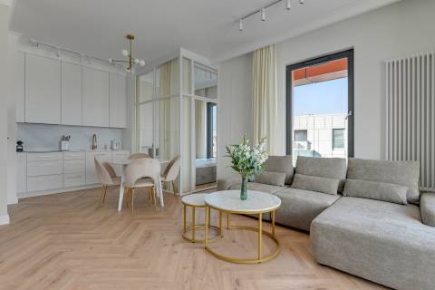 Blue Mandarin Riverside