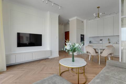 Blue Mandarin Riverside