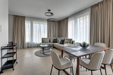 Blue Mandarin Riverside