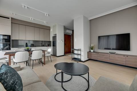 Blue Mandarin Riverside