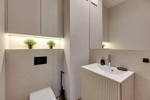 Blue Mandarin Riverside