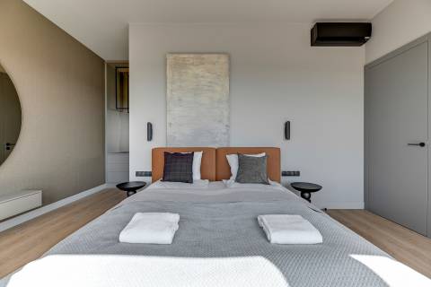 Blue Mandarin Riverside