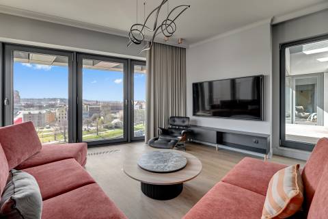 Blue Mandarin Riverside