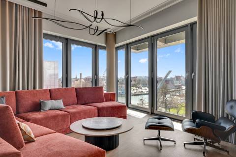 Blue Mandarin Riverside