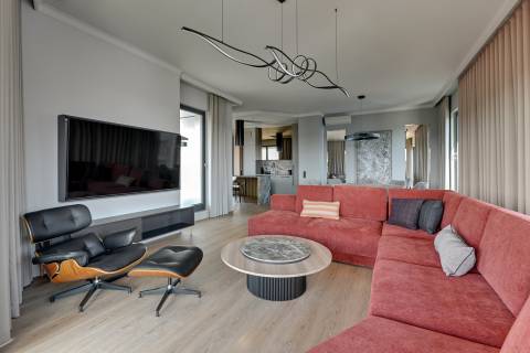 Blue Mandarin Riverside