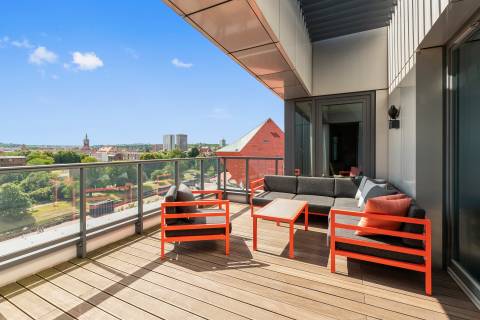 Blue Mandarin Riverside