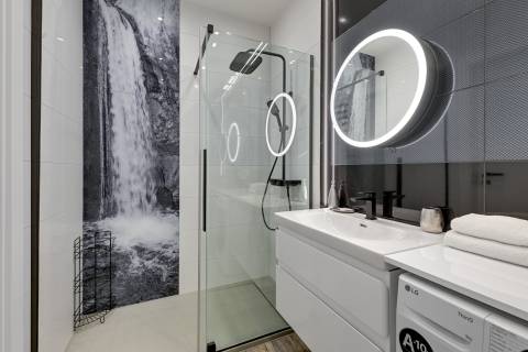 Blue Mandarin Riverside