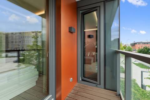 Blue Mandarin Riverside