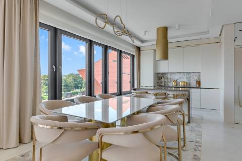 Blue Mandarin Riverside
