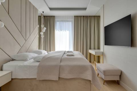 Blue Mandarin Riverside