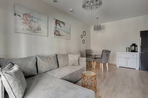 Blue Mandarin Riverside