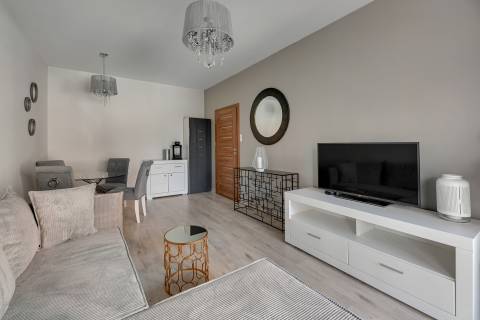 Blue Mandarin Riverside