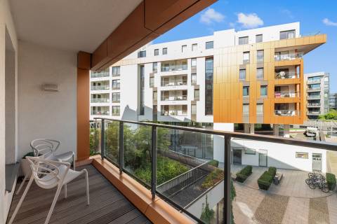 Blue Mandarin Riverside