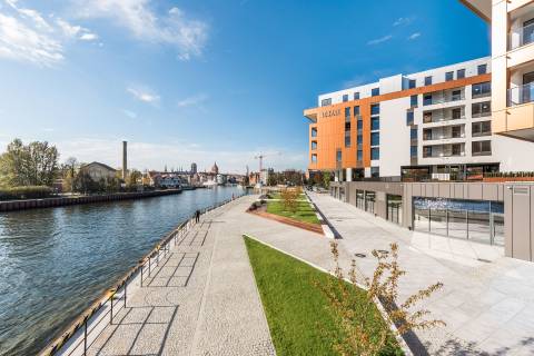 Blue Mandarin Riverside