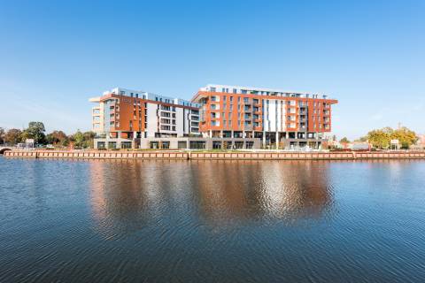 Blue Mandarin Riverside