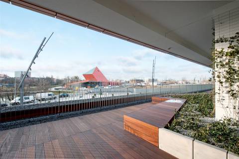 Blue Mandarin Riverside