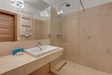 Blue Mandarin Riverside