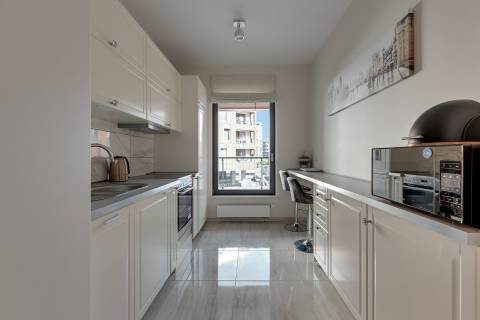 Blue Mandarin Riverside