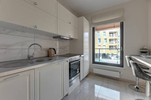 Blue Mandarin Riverside