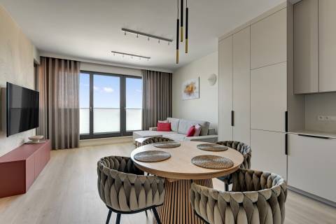 Blue Mandarin Riverside