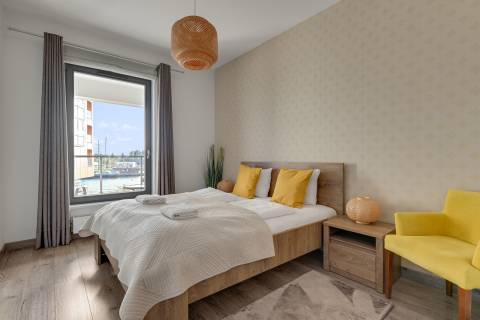 Blue Mandarin Riverside