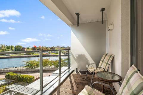 Blue Mandarin Riverside