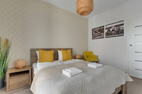 Blue Mandarin Riverside